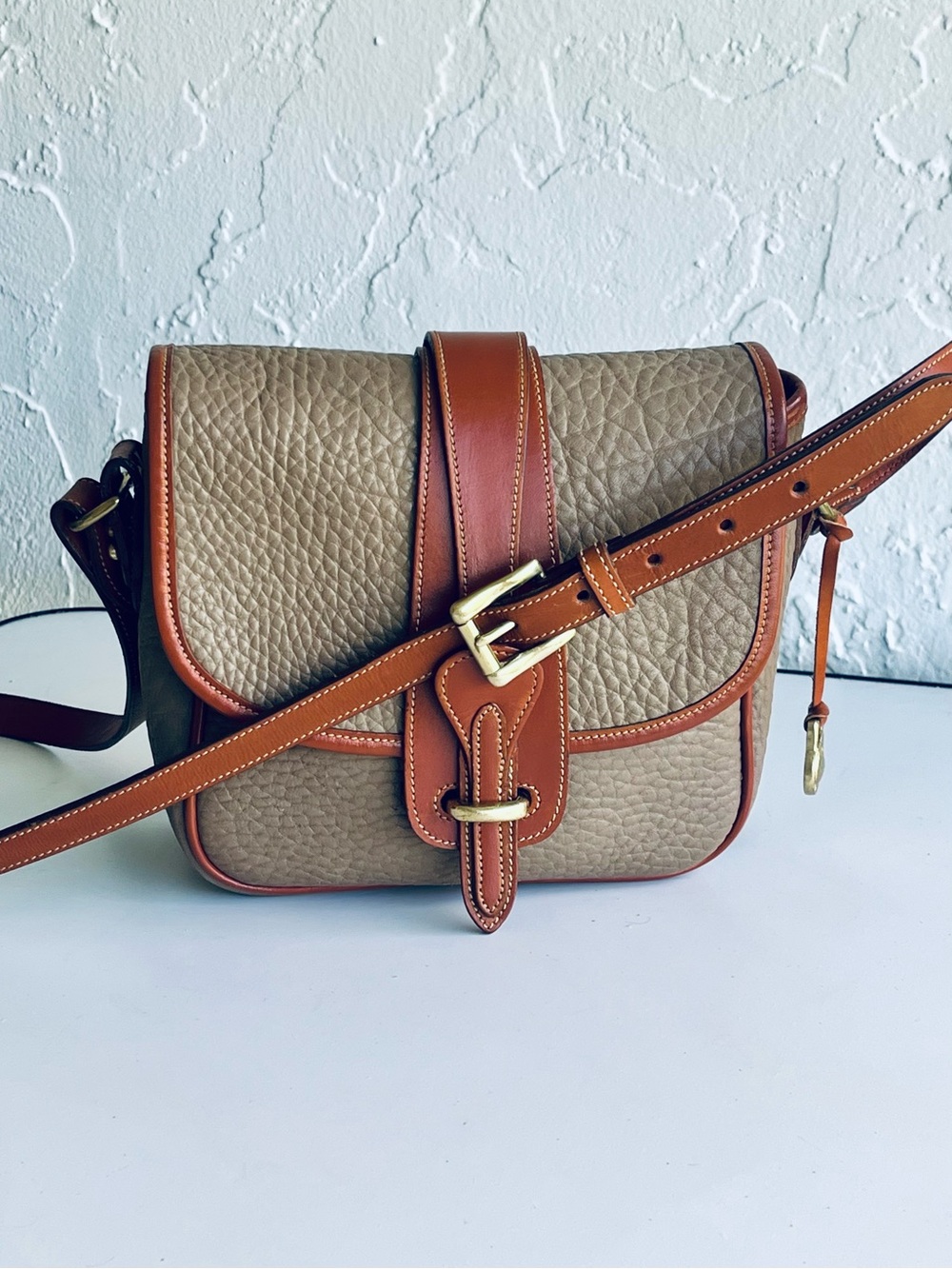 VINTAGE DOONEY AND BOURKE CROSSBODY BAG KHAKI/SAND COLOR WITH TAN TRIM